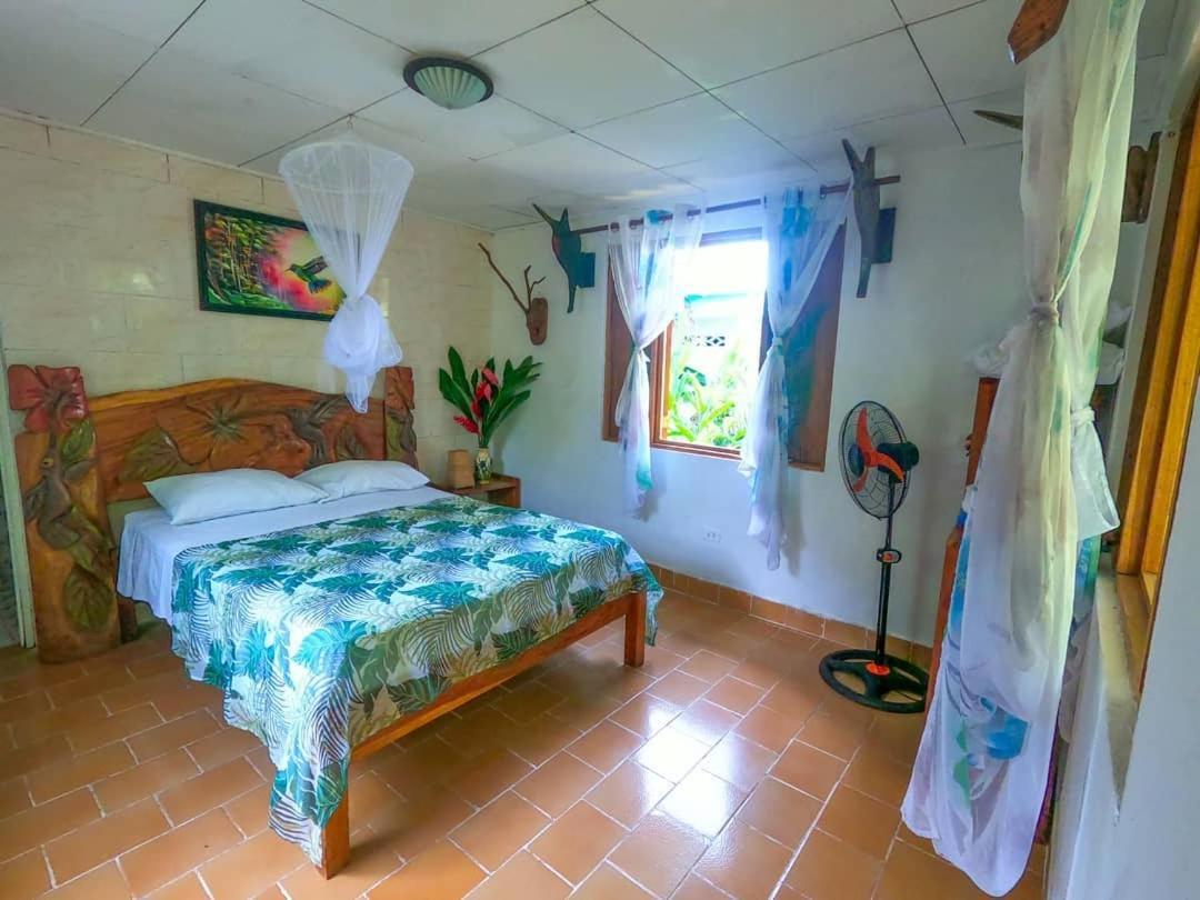 Cabinas Tito Cahuita Kültér fotó