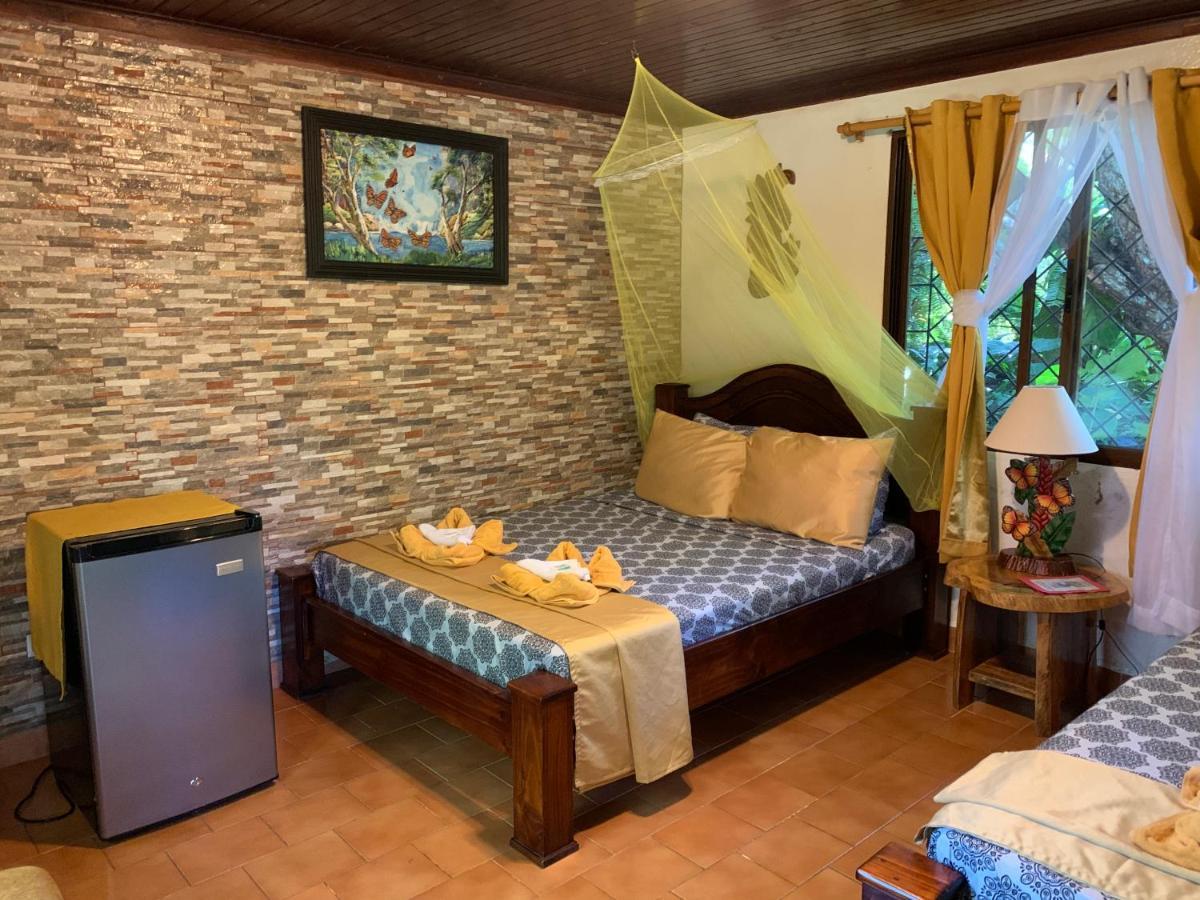 Cabinas Tito Cahuita Kültér fotó