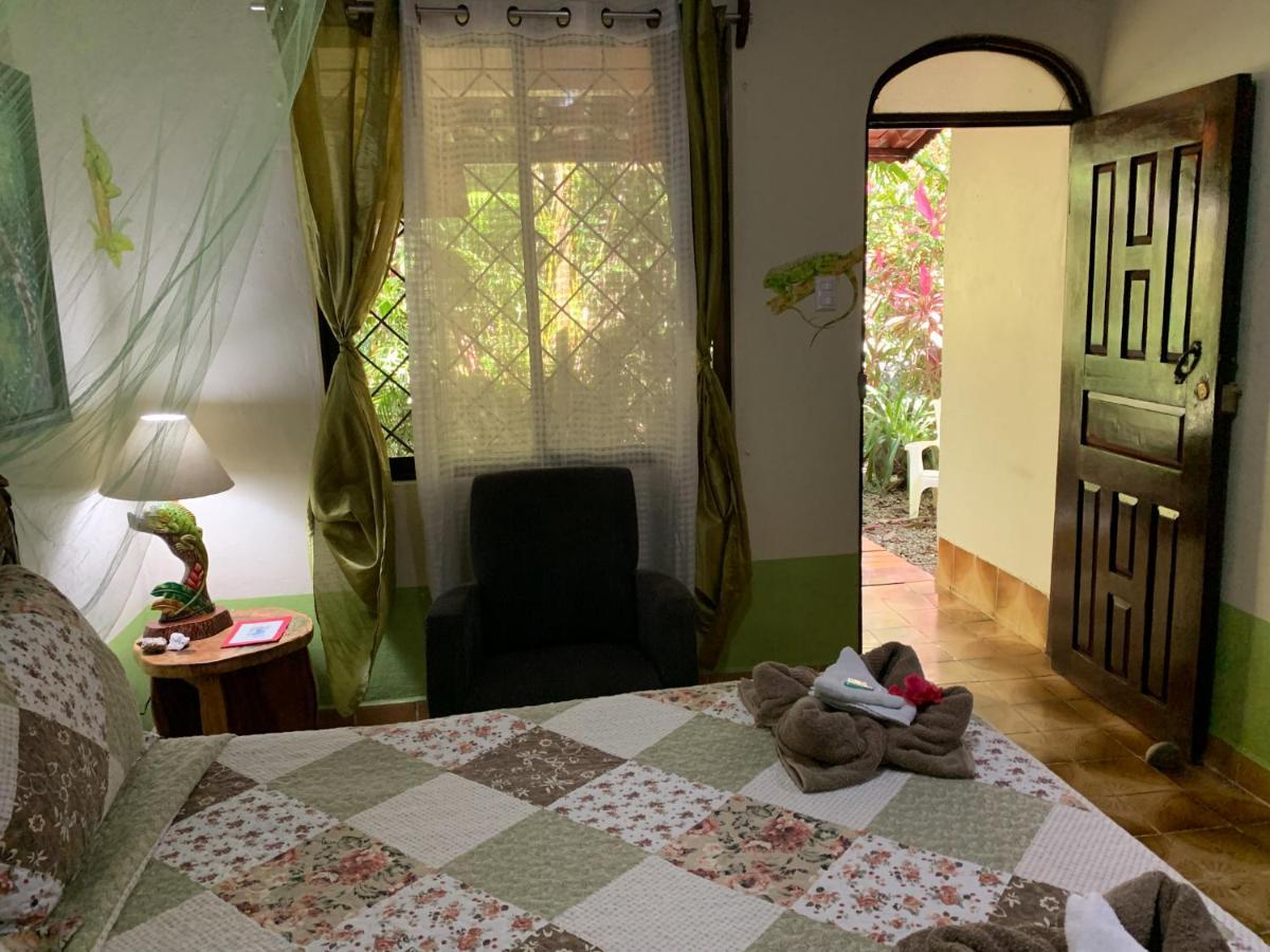 Cabinas Tito Cahuita Kültér fotó