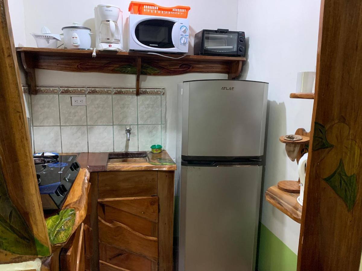 Cabinas Tito Cahuita Kültér fotó