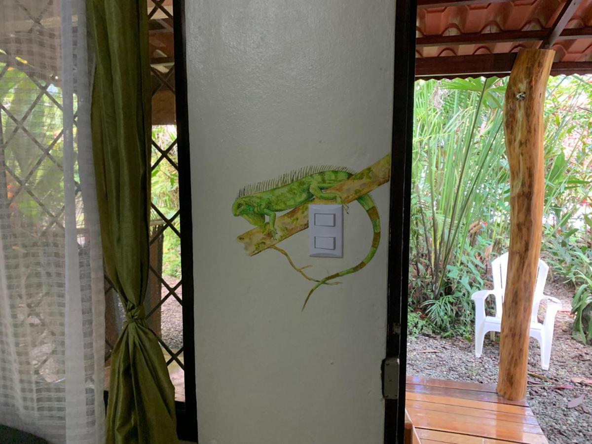 Cabinas Tito Cahuita Kültér fotó