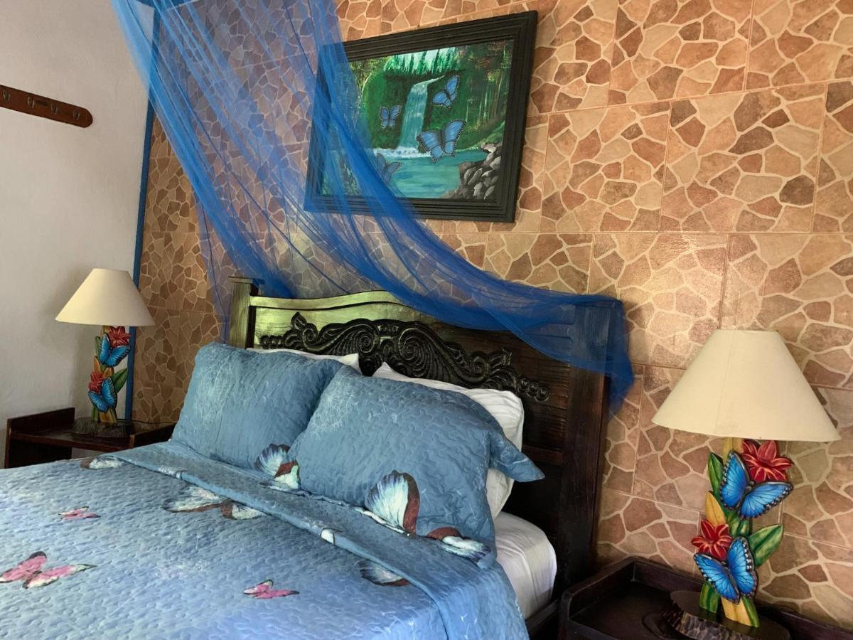Cabinas Tito Cahuita Kültér fotó