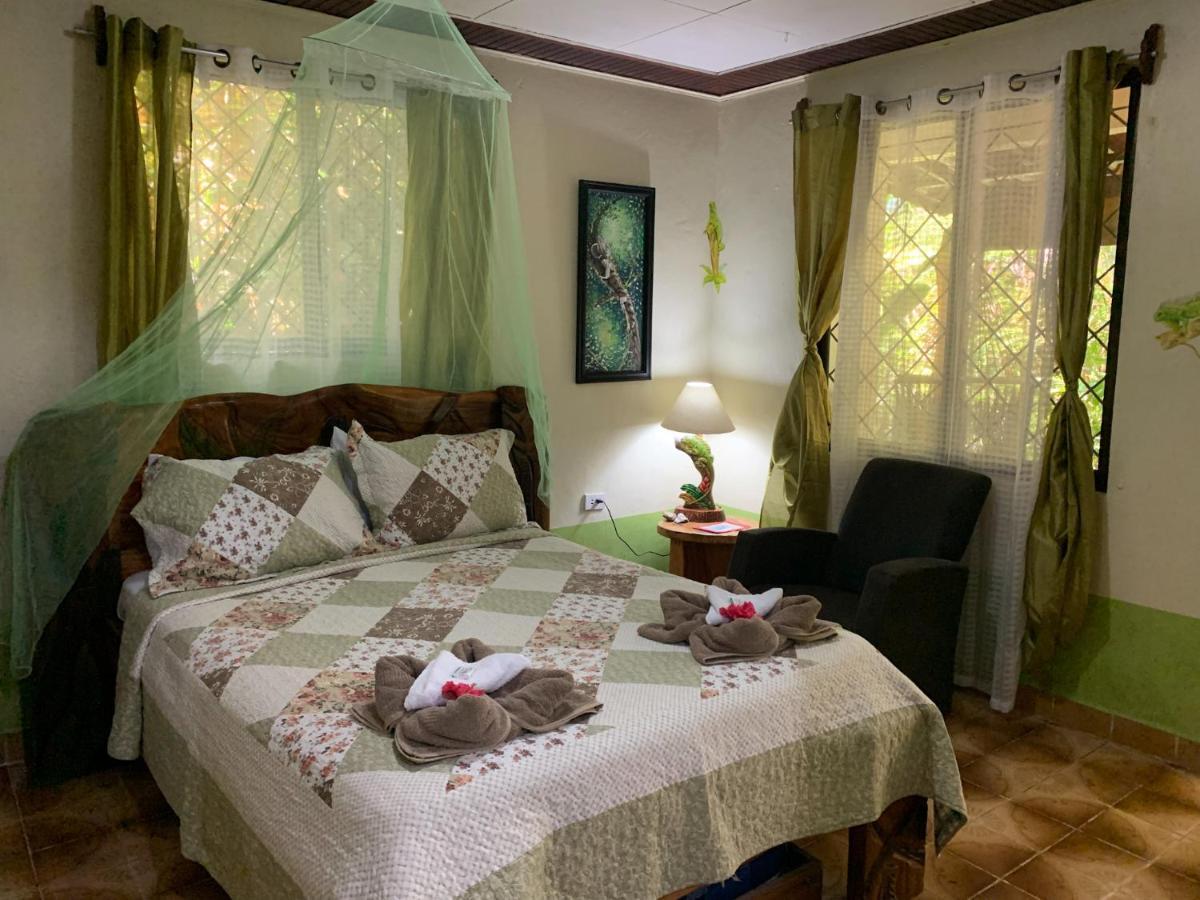 Cabinas Tito Cahuita Kültér fotó